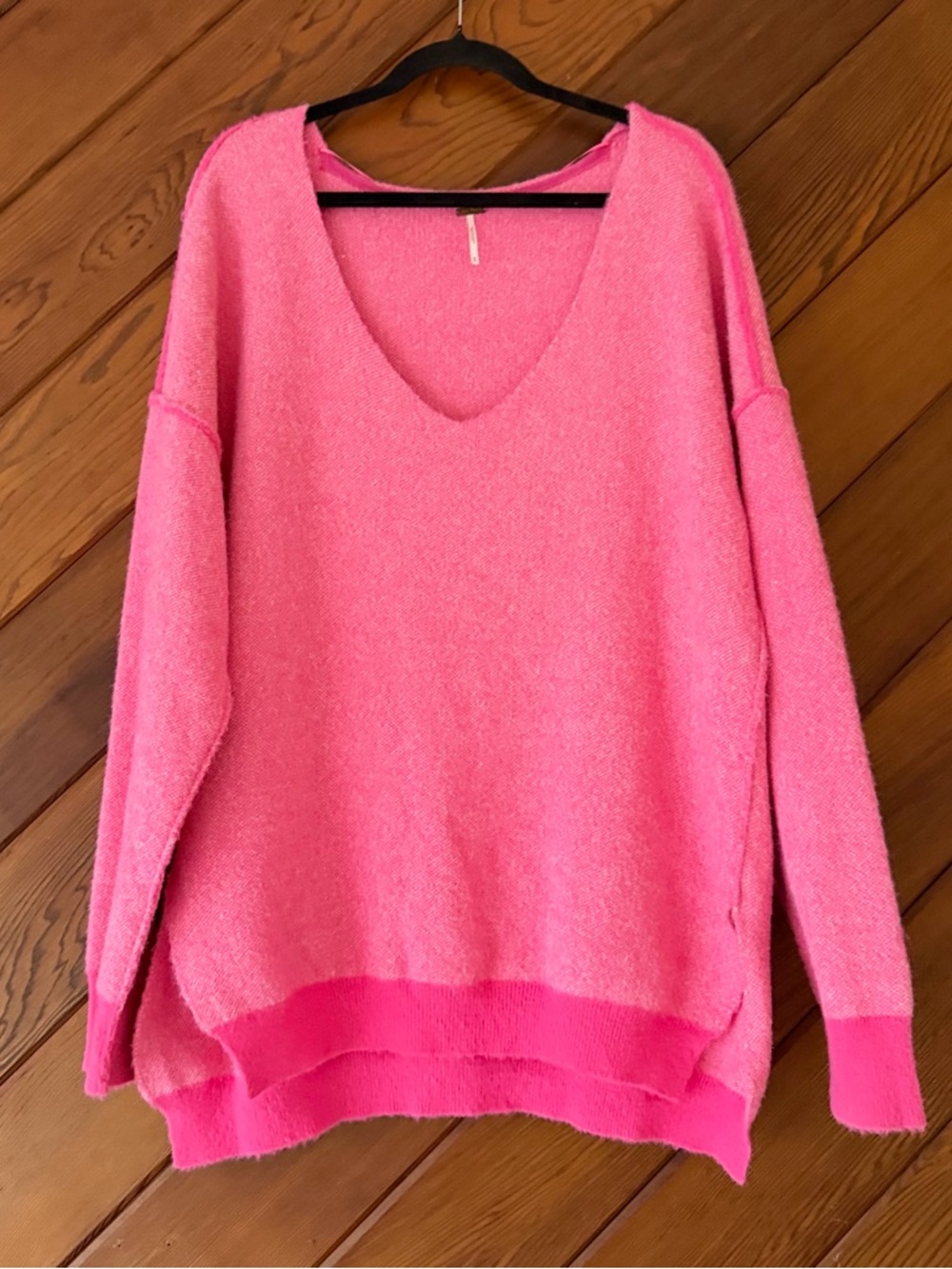 Free People Oversized V-Neck Sweater Medium Pink Eyelash Knit Side Slits